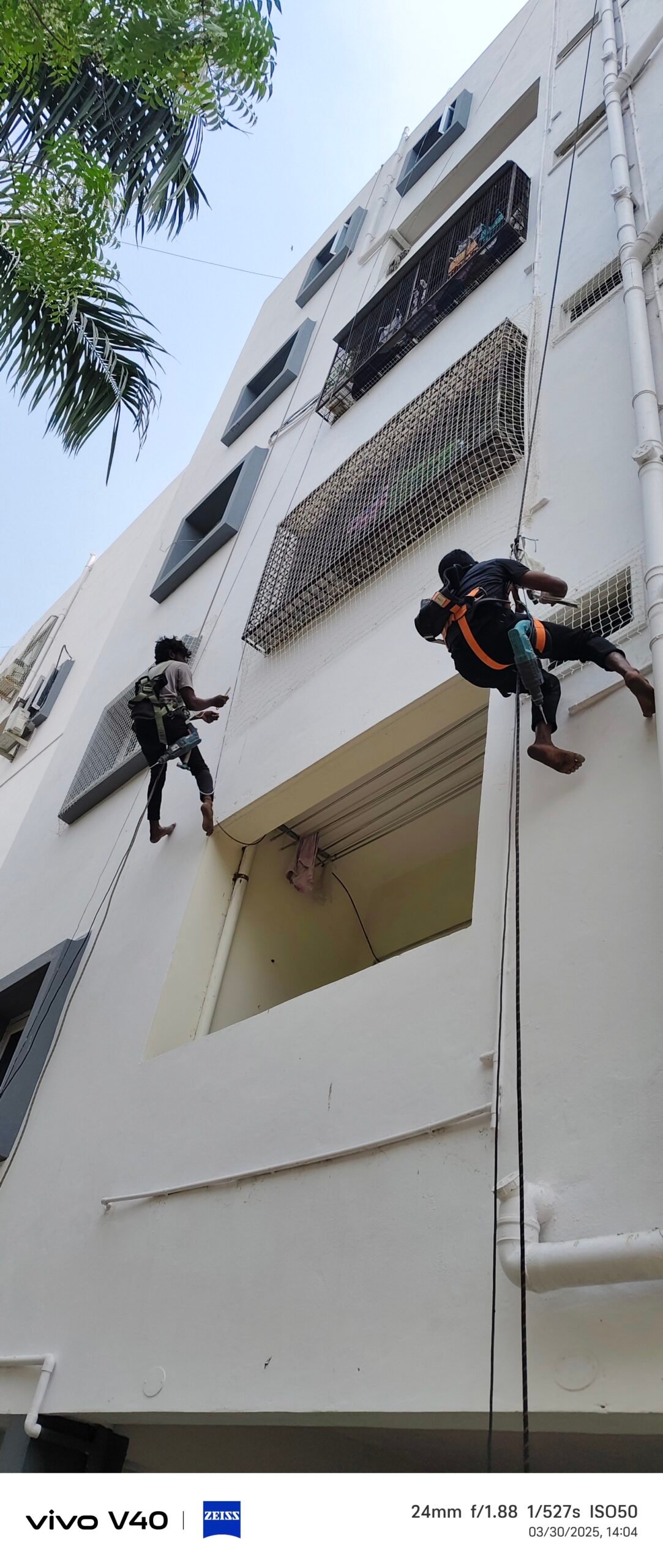 Safety net installation by DS Safety Nets